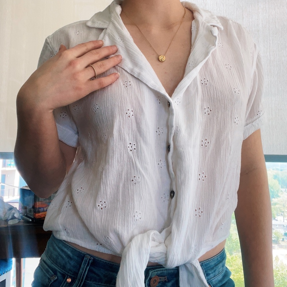 White Hollister Button Down Collared Shirt